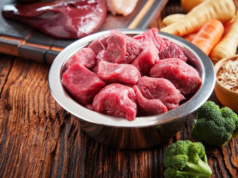 Fleisch in einer Schale